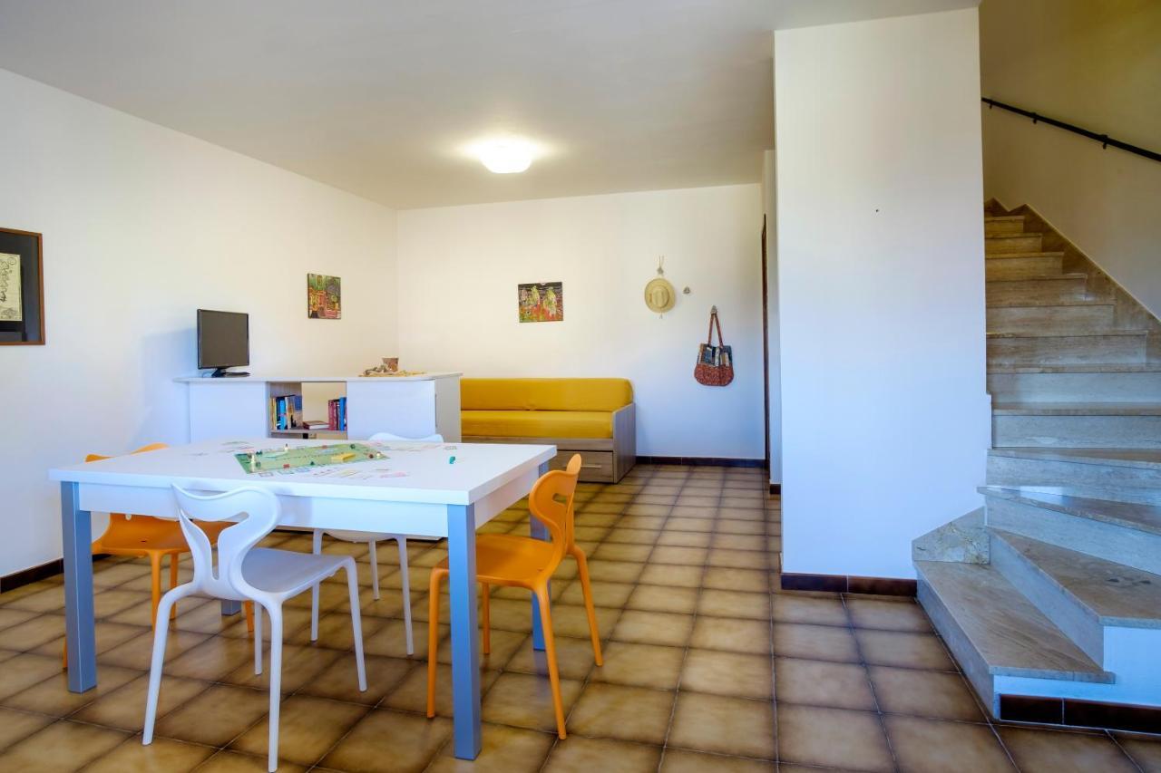 Residence Appartamenti Caffarena Àrbatax Eksteriør billede